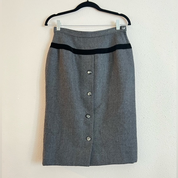 Valentino Dresses & Skirts - Valentino Wool blend Midi Knee length Skirt Size 42